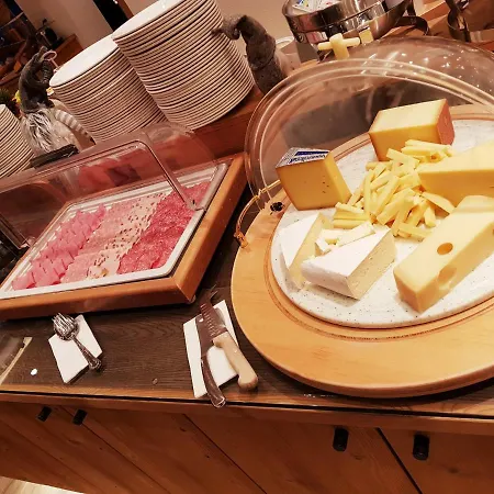 Europa 3* サース フェー